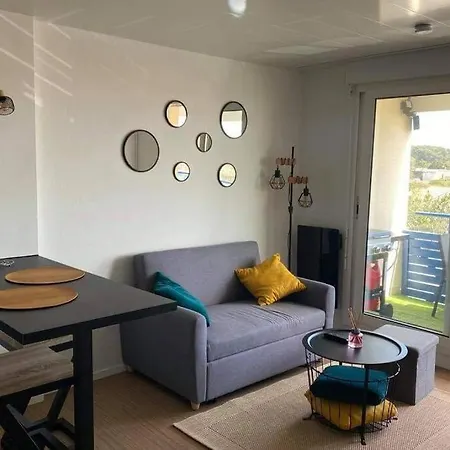 Apartment T2 Renove Dans Avec Piscine *